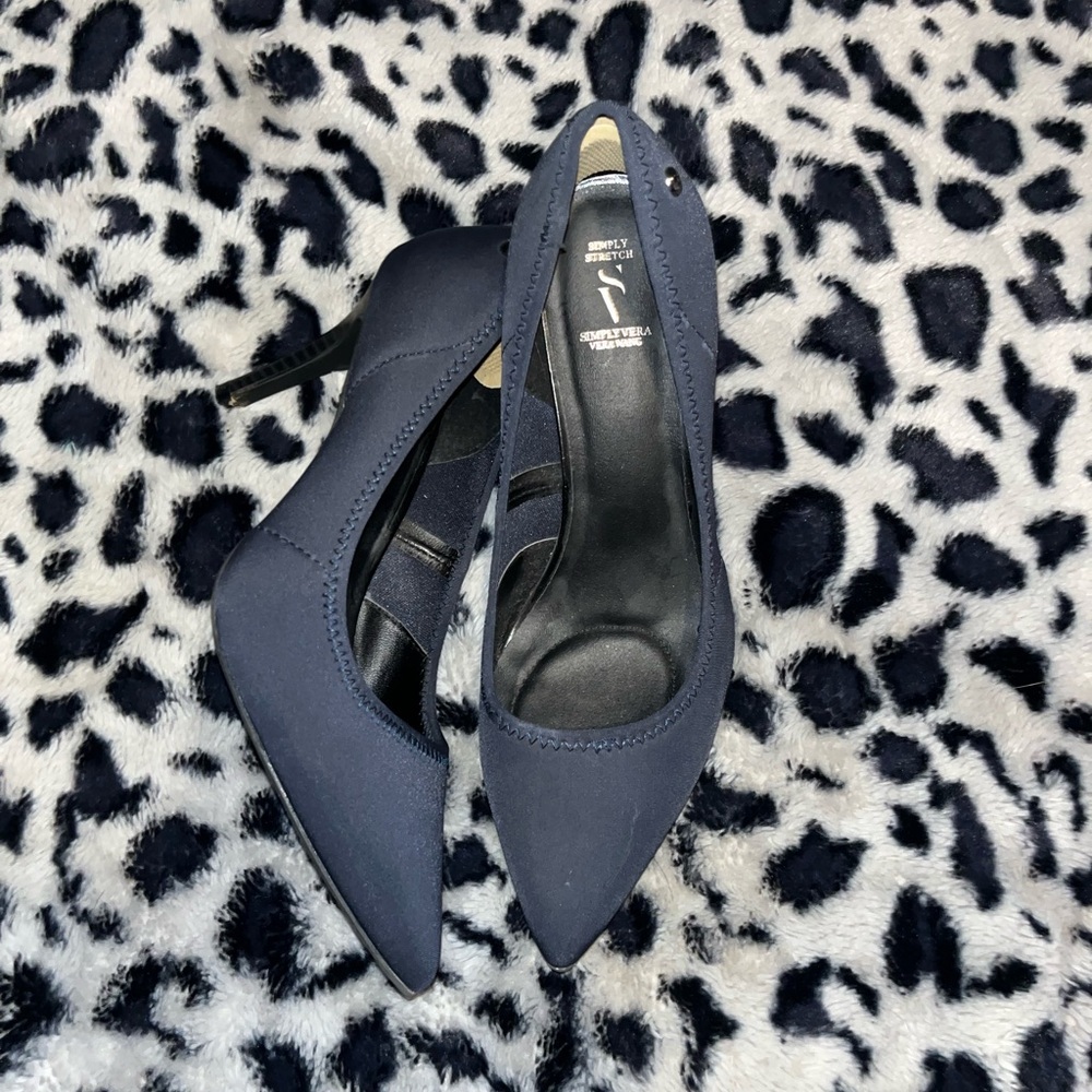 Simply Stretch Vera Wang Navy Blue Women's Heels